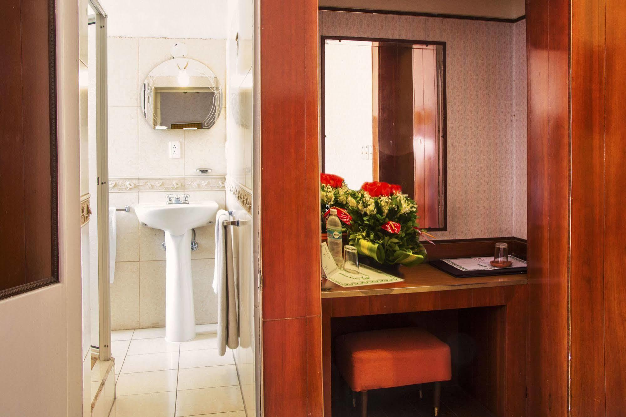 Hotel Inca Imperial Quito Buitenkant foto